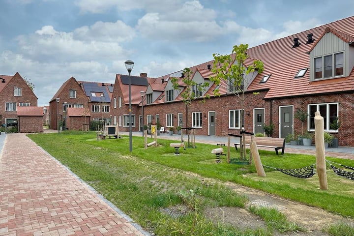 Bekijk foto 3 van Grenenhout 21