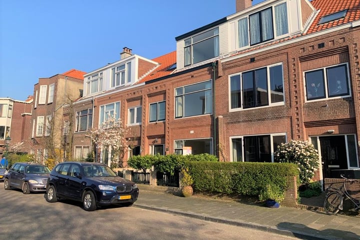 View photo 1 of Van Aerssenstraat 64