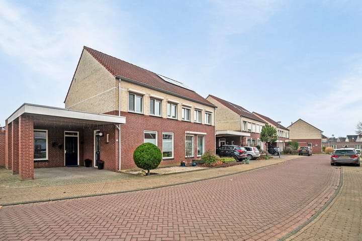 Foto 5 van Van Mirlaerstraat 1