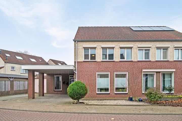 Foto 6 van Van Mirlaerstraat 1