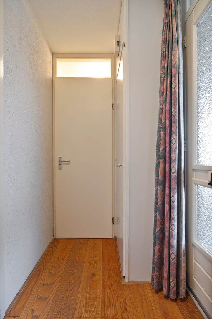 Foto 10 van Van Mirlaerstraat 1