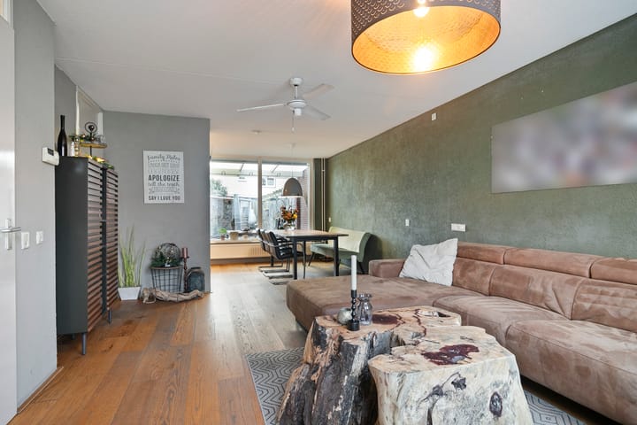 Foto 13 van Van Mirlaerstraat 1