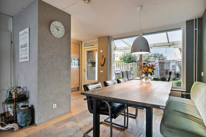 Foto 15 van Van Mirlaerstraat 1