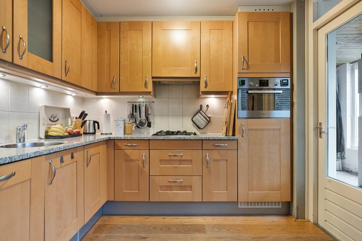 Foto 16 van Van Mirlaerstraat 1