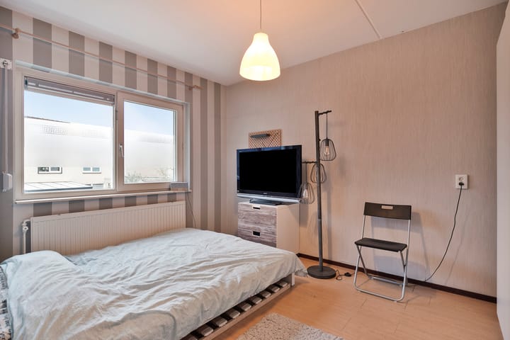 Foto 23 van Van Mirlaerstraat 1