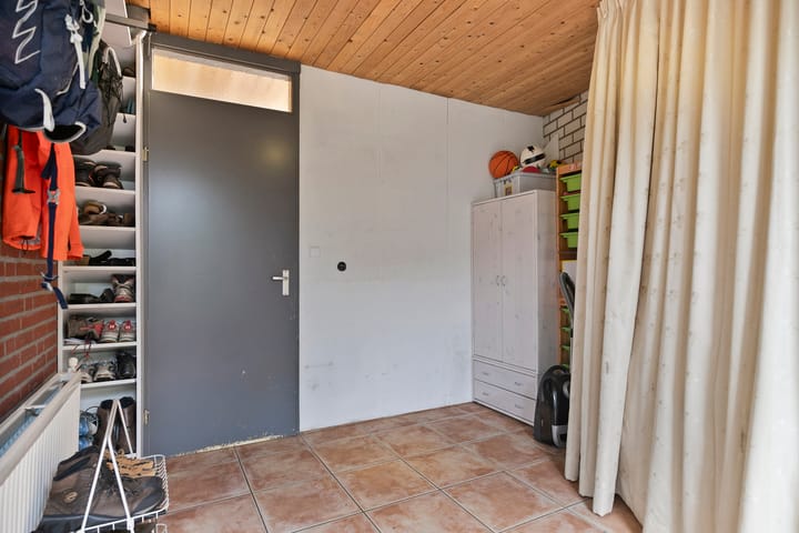 Foto 35 van Van Mirlaerstraat 1