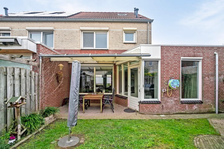 Foto 41 van Van Mirlaerstraat 1