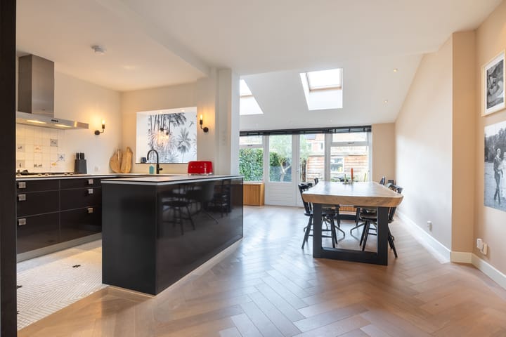 Foto 10 van Brederostraat 8