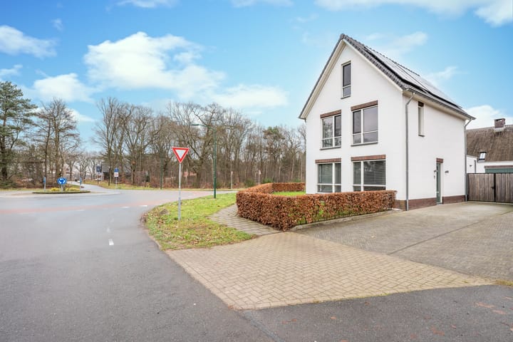 Foto 8 van Spechtenlaan 11