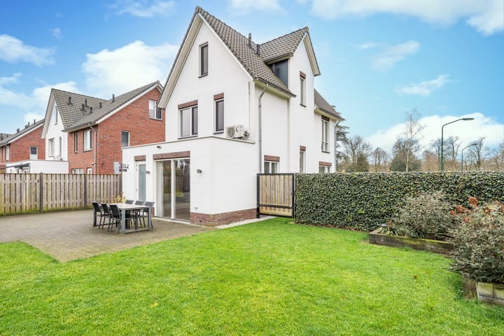 Foto 36 van Spechtenlaan 11