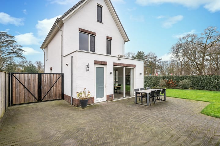 Foto 37 van Spechtenlaan 11