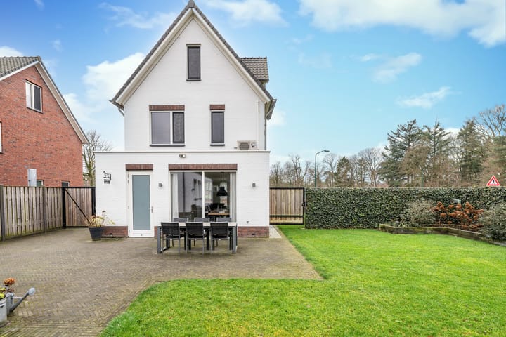 Foto 38 van Spechtenlaan 11