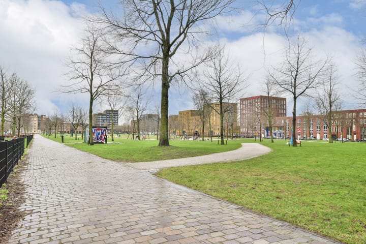 Foto 28 van Julius Pergerstraat 11