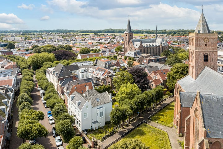 Bekijk foto 1 van Lindenplein 4-H