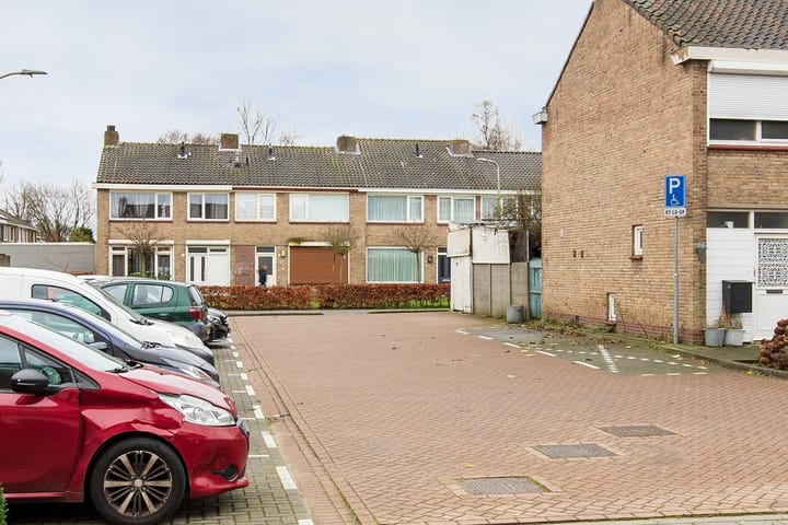 Foto 28 van Van Goghlaan 64