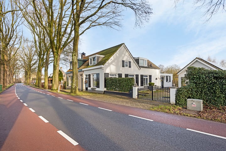 Bekijk foto 48 van Alphenseweg 12