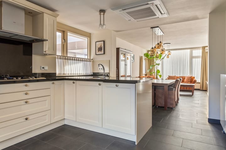 Foto 16 van Burgemeester Libourelstraat 2