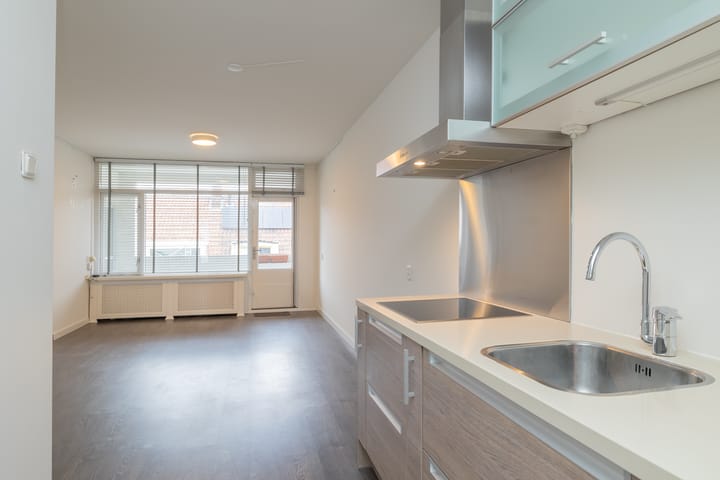 Foto 2 van Jan van Henegouwenweg 50