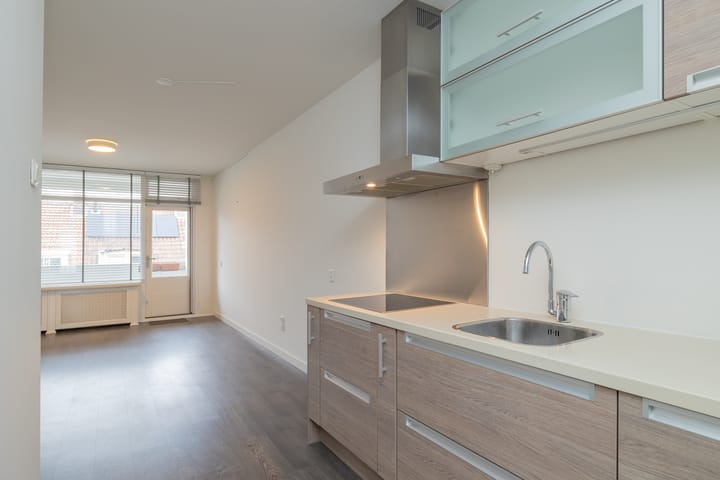 Foto 8 van Jan van Henegouwenweg 50