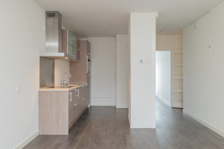 Foto 11 van Jan van Henegouwenweg 50