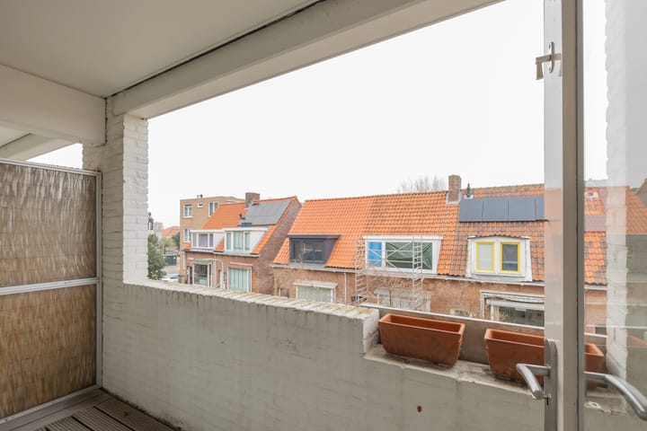 Foto 13 van Jan van Henegouwenweg 50