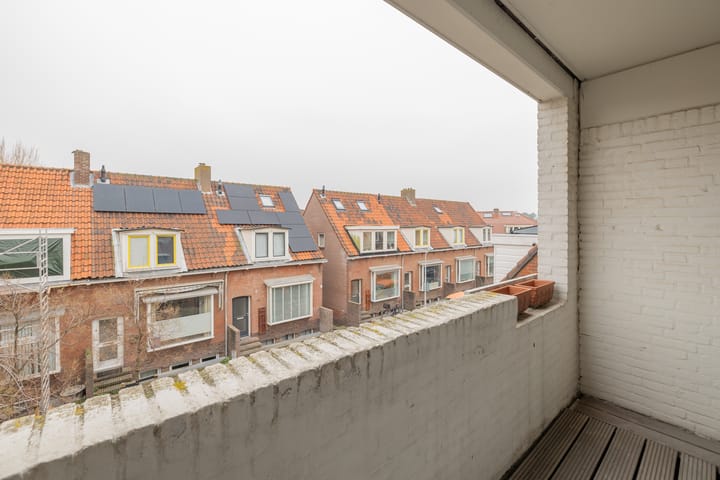 Foto 15 van Jan van Henegouwenweg 50