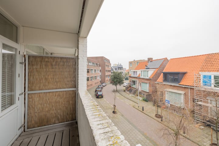 Foto 14 van Jan van Henegouwenweg 50