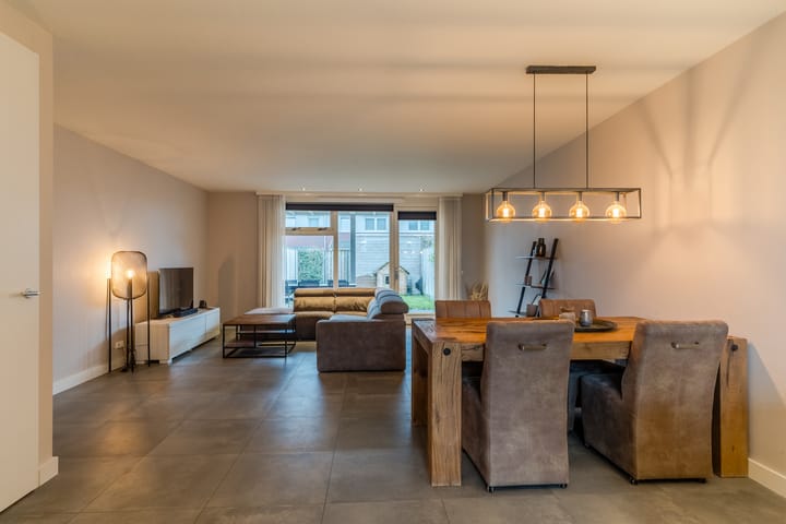 Foto 12 van Ruys de Beerenbrouckstraat 8