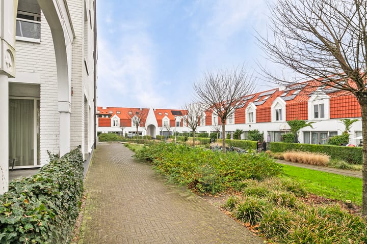 Foto 8 van Clarissenhof 485