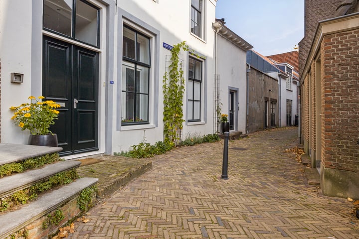 Bekijk foto 64 van Tolstraat 19