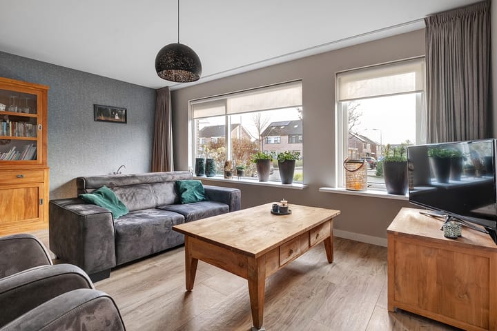 Foto 9 van Van der Brugghenstraat 11