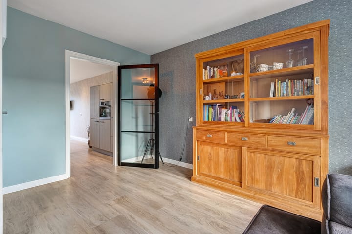 Foto 10 van Van der Brugghenstraat 11