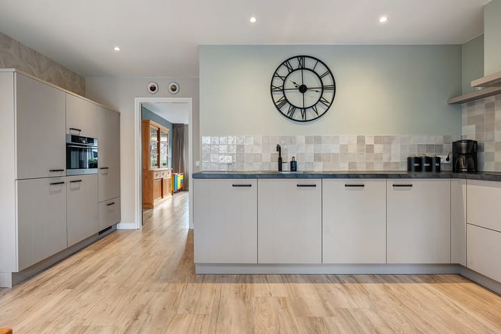 Foto 13 van Van der Brugghenstraat 11