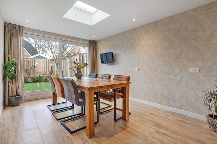 Foto 14 van Van der Brugghenstraat 11