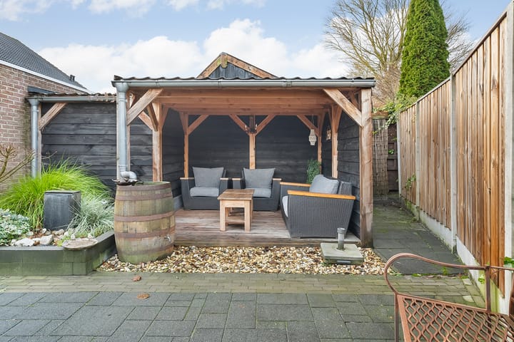 Foto 35 van Van der Brugghenstraat 11