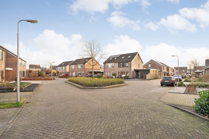 Foto 37 van Van der Brugghenstraat 11