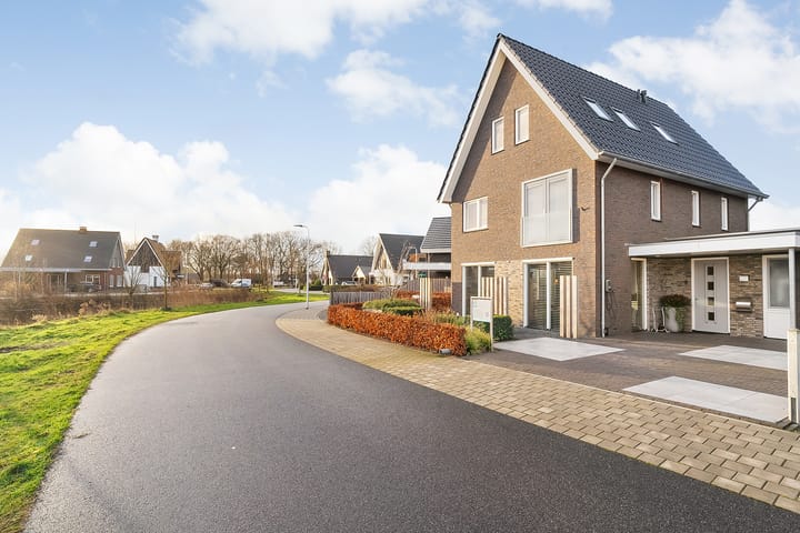 Photo 2 of Holtswoeren 31