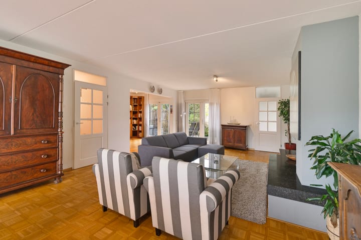 Foto 2 van René Clairstrook 12-B