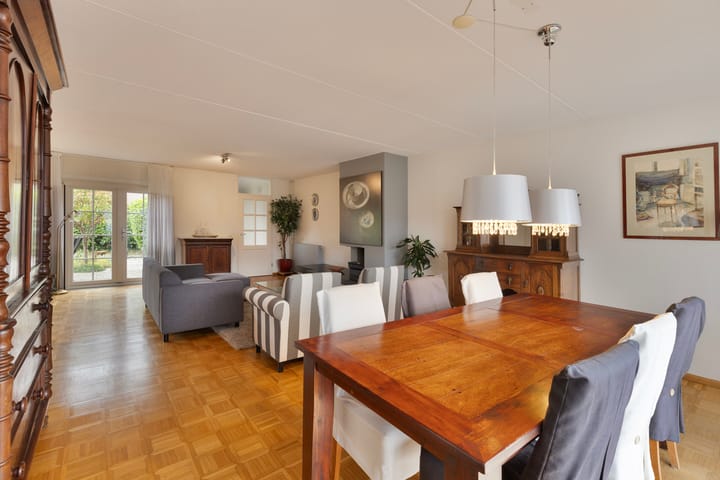 Foto 10 van René Clairstrook 12-B