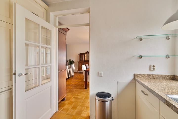 Foto 13 van René Clairstrook 12-B