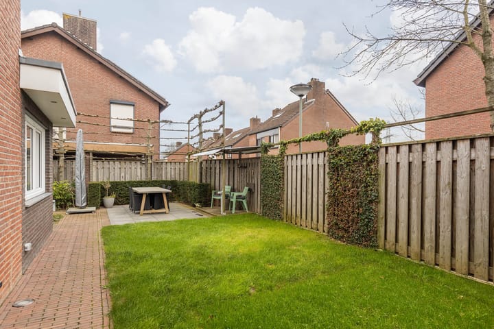 Foto 22 van Maarten Trompstraat 8