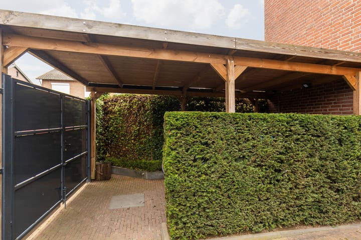 Foto 24 van Maarten Trompstraat 8