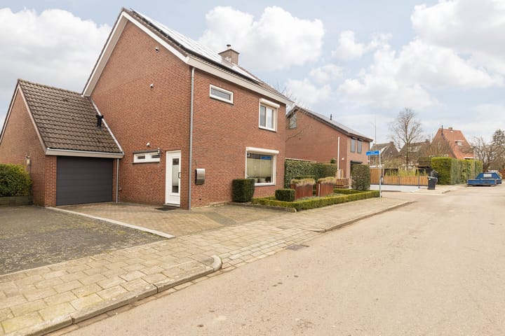 Foto 25 van Maarten Trompstraat 8