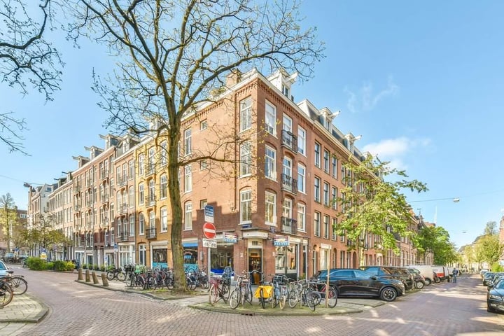 Bekijk foto 1 van Pieter Baststraat 2-A2