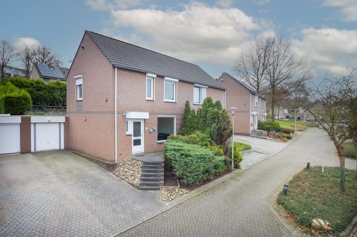 Foto 1 van Bloemenstraat 28