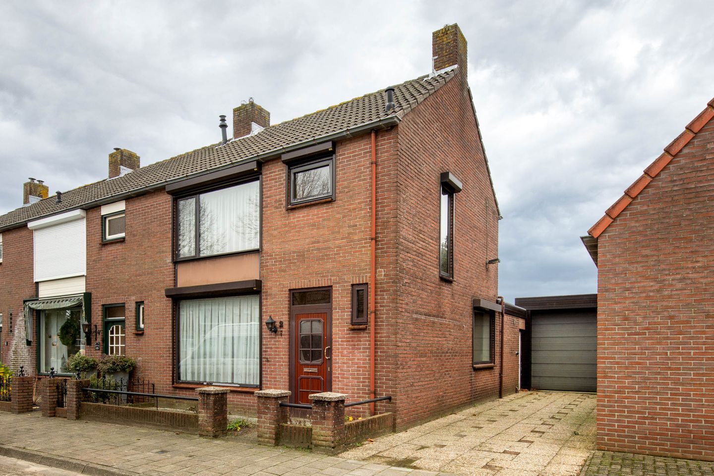 Foto 1 van van Weerden Poelmanlaan 2