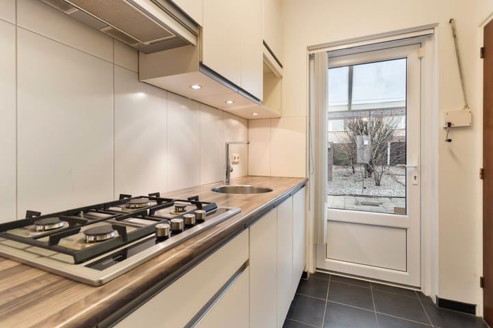 Foto 11 van Binsveldhofstraat 12