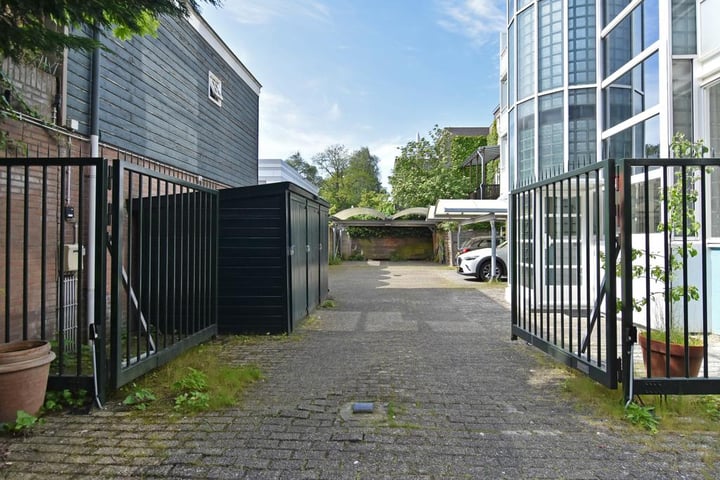 Bekijk foto 32 van Frederikstraat 14-A