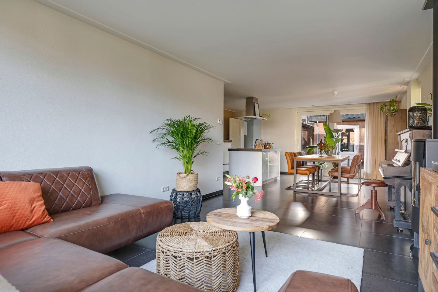 Foto 19 van Leliestraat 2