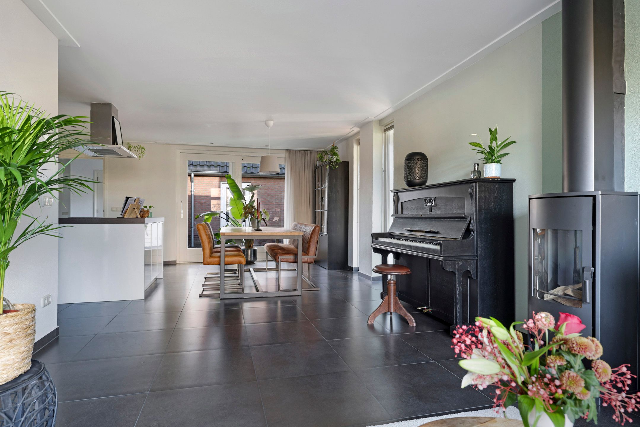 Foto 21 van Leliestraat 2